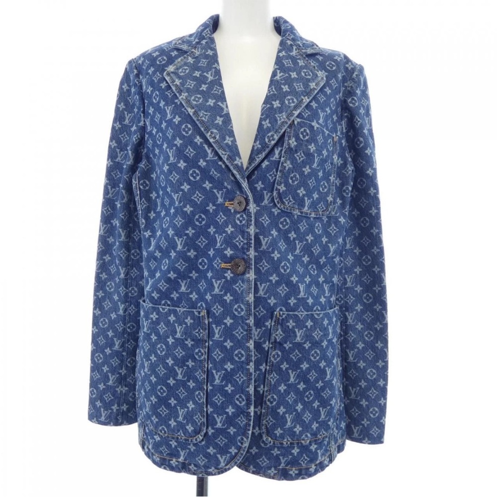 Louis Vuitton  Denim Jacket it is not for sale. I’m looking to purchase one.